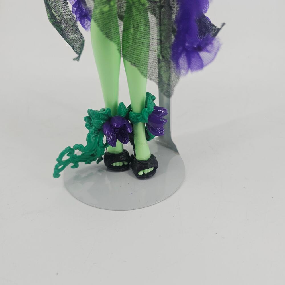 Monster High Doll Amanita Nightshade Limited Edition Gloom And Bloom 2011 No Box - Picture 4 of 9